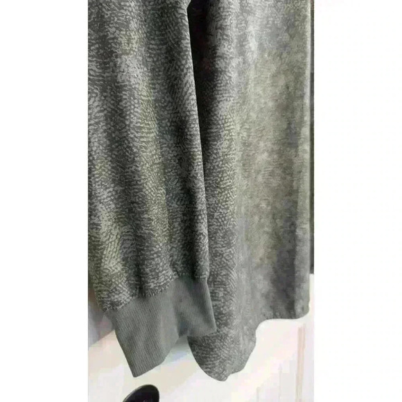 Athleta Zuma Tunic Top Viper Shadow Olive Reptile Snake Print Size Medium Women - Picture 8 of 9